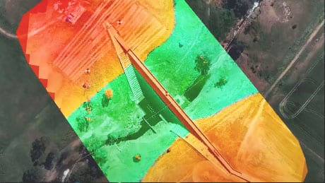Carte numérique d’un barrage montrant comment des données de drone peuvent être analysées pour afficher les mesures d’altitude