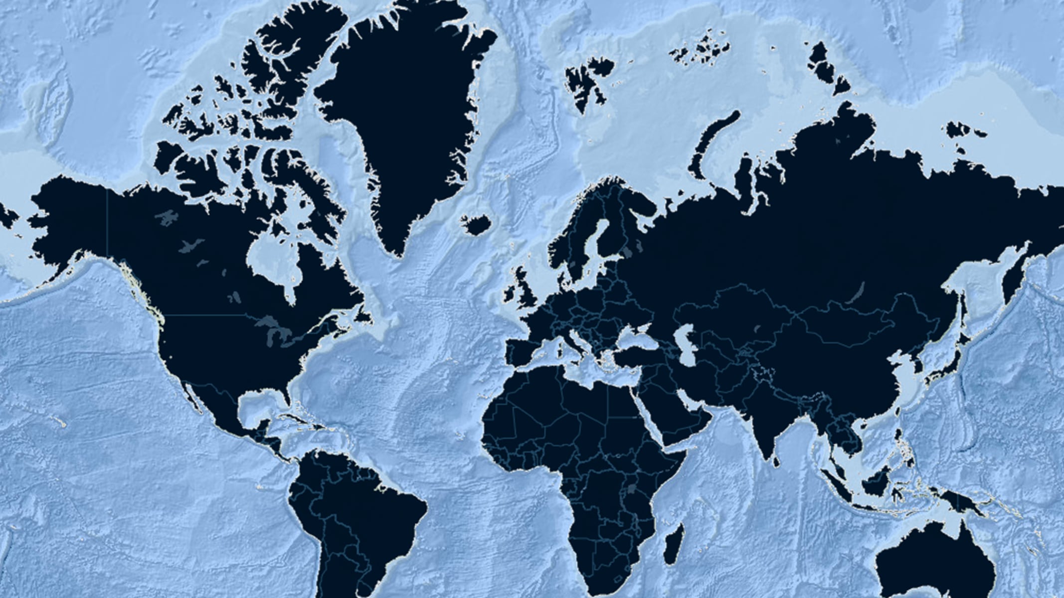 Carte du monde mettant en évidence les continents en bleu foncé sur fond bleu clair