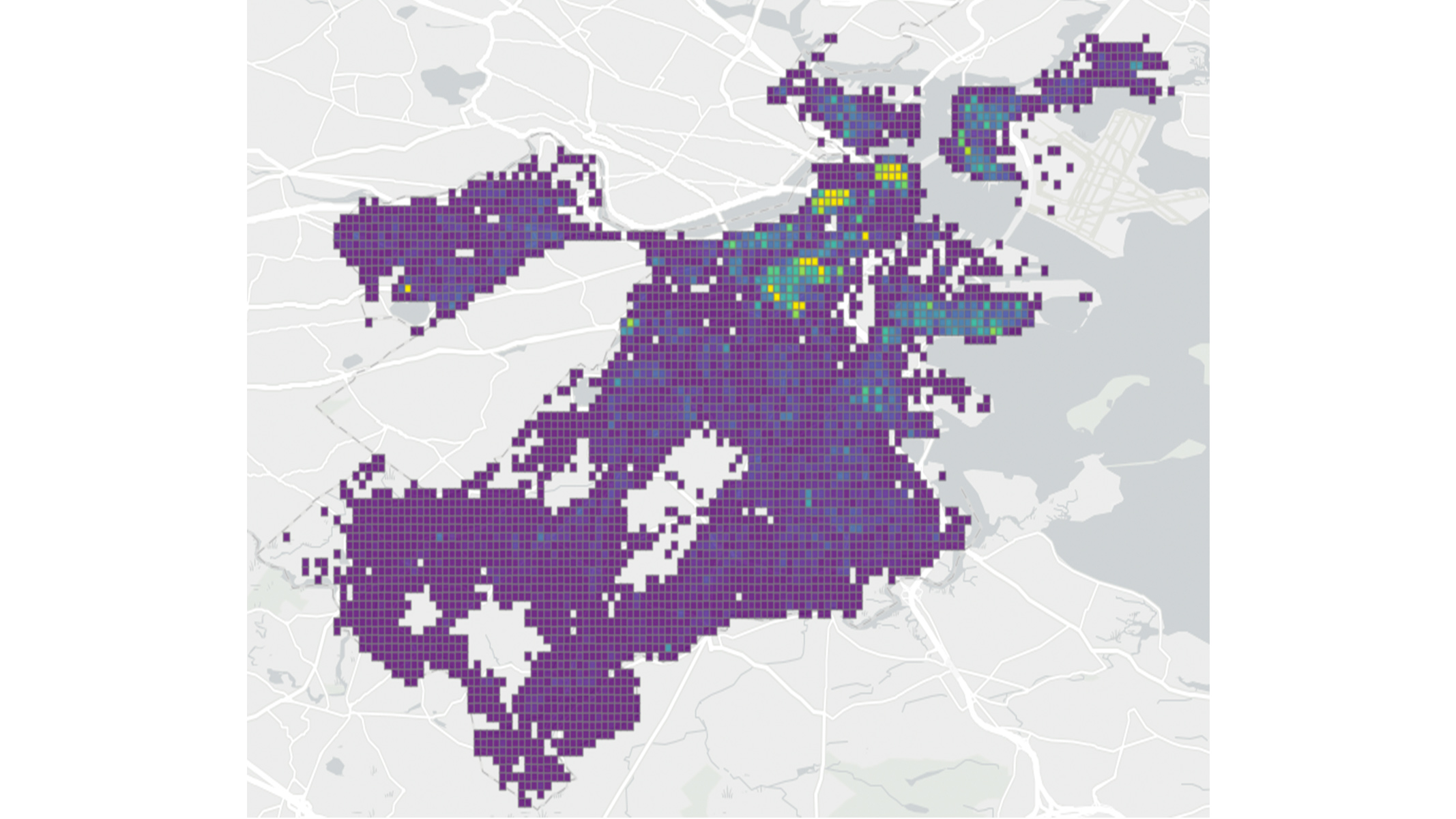 Carte de densité ArcGIS GeoAnalytics for Microsoft Fabric montrant la densité de population en violet