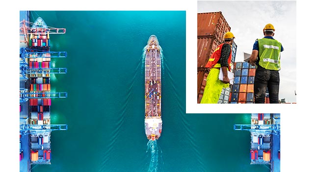 Porte-conteneurs sur l'océan