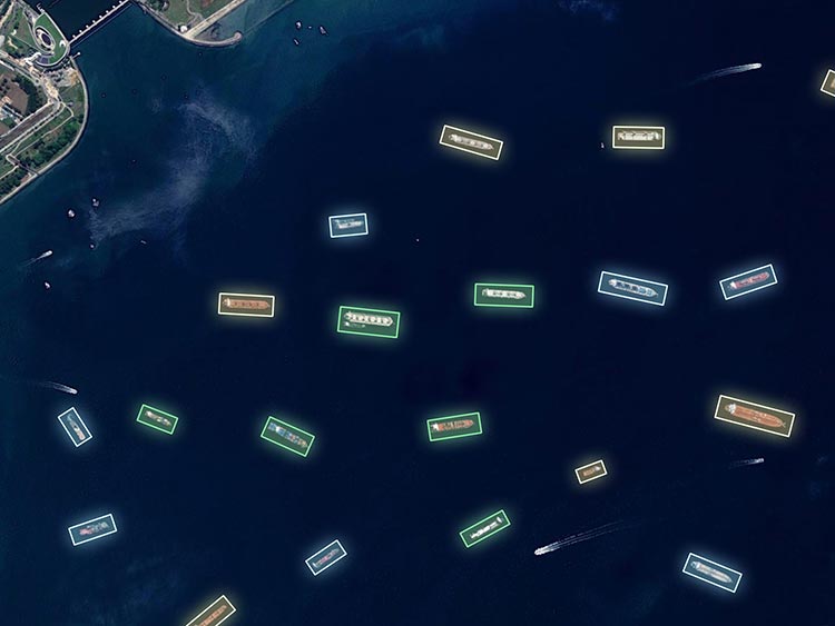 Navires près du port de Singapour détectés à l’aide d’un modèle de Machine Learning pré-entraîné avec ArcGIS Pro