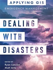 Couverture du livre Dealing with Disasters: GIS for Emergency Management montrant des éclairs dans le ciel