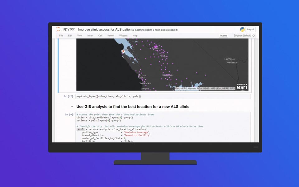Écran d'ordinateur affichant ArcGIS Notebooks et le scripting pour trouver les meilleurs emplacements de clinique.
