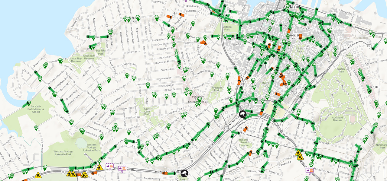 Carte parsemée de points indiquant des trajectoires de bus.