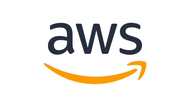 Lettres AWS écrites en noir avec une flèche incurvée orange qui pointe vers la droite en dessous