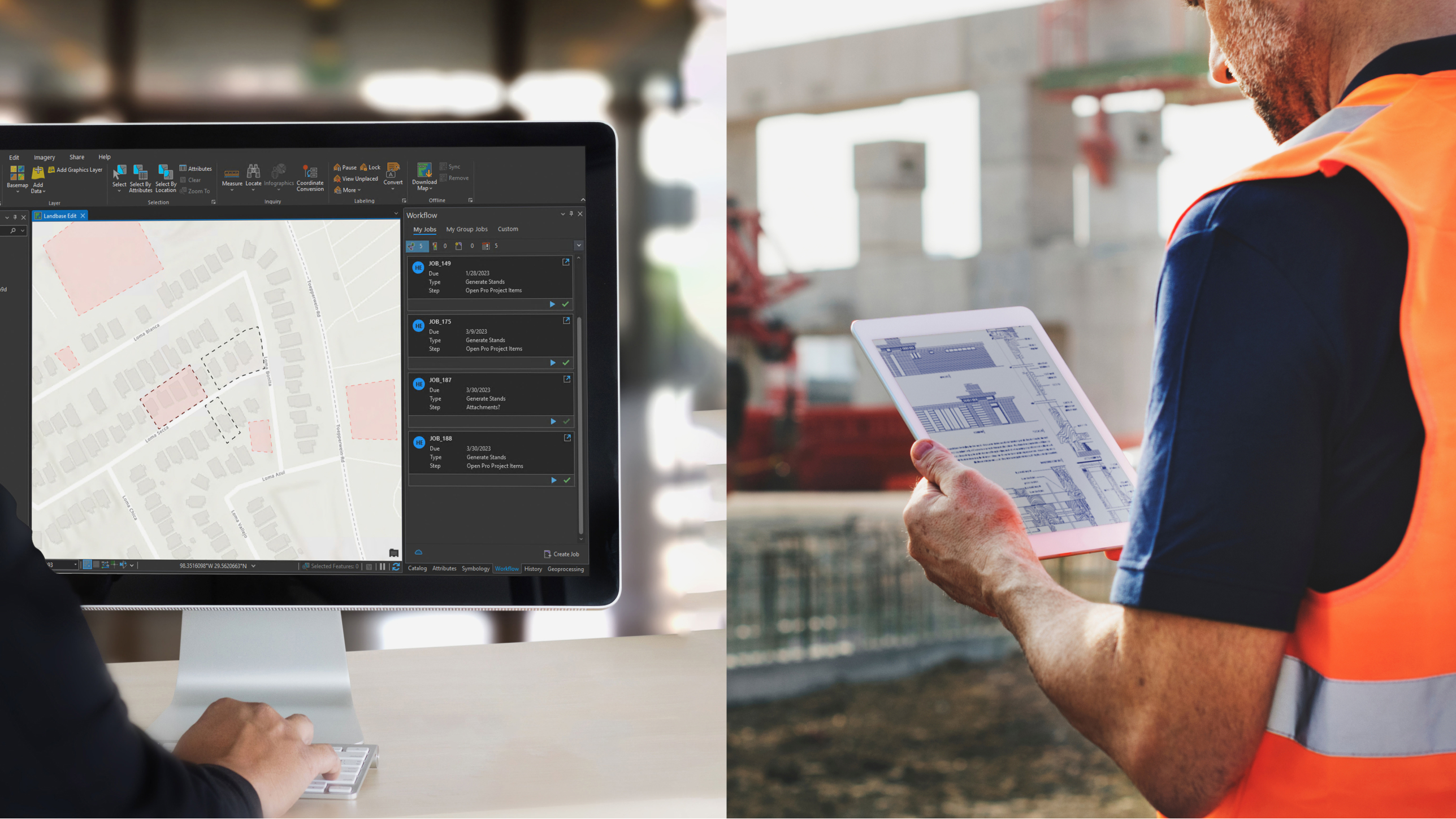 Images côte à côte représentant une personne qui travaille sur une carte de parcelles sur un ordinateur de bureau et d’un ouvrier de chantier qui porte un gilet orange et travaille sur une tablette
