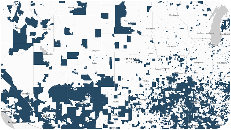 Carte affichant les régions défavorisées des États-Unis en bleu foncé