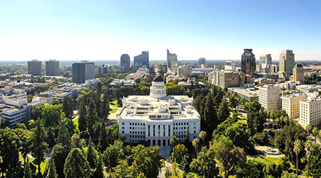 Vue aérienne de Sacramento montrant le Capitole de l’État de Californie