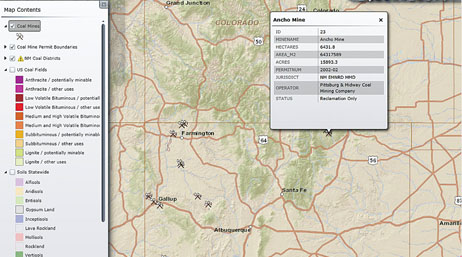 Une interface pour la création d’une carte avec des sélections d’éléments à gauche et une carte sur l’écran principal avec une fenêtre contextuelle détaillée d’une localisation