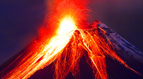 Volcan en éruption