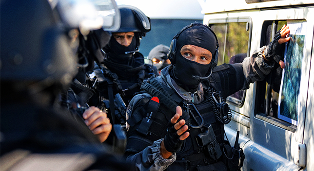 Personnes portant un équipement de protection