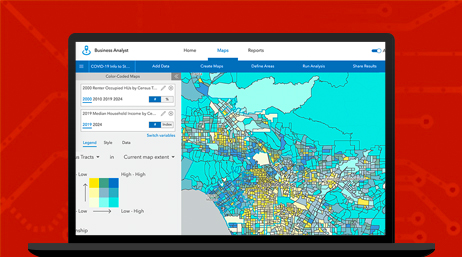 Écran d’ordinateur portable affichant un tableau de bord cartographique avec un plan de ville coloré ainsi qu’une légende des options d’analyse.